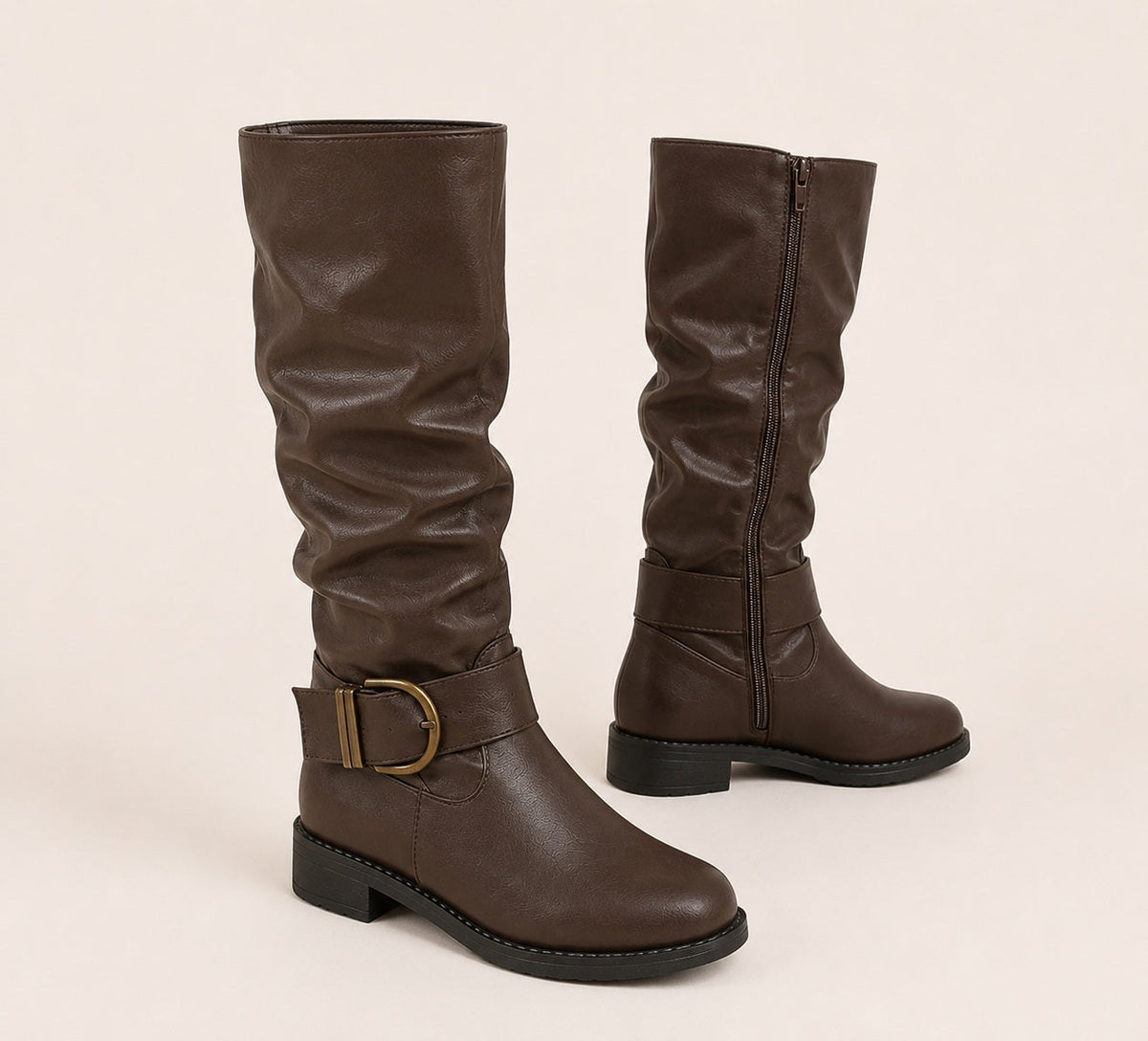 Bottes marron à hauteur de genou pour femmes avec boucle — Mollet large