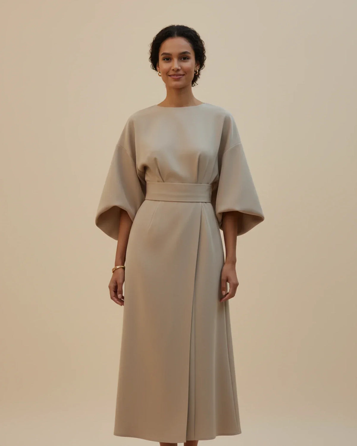 Robe Midi Chic avec Manches Bouffantes et Design Croisé