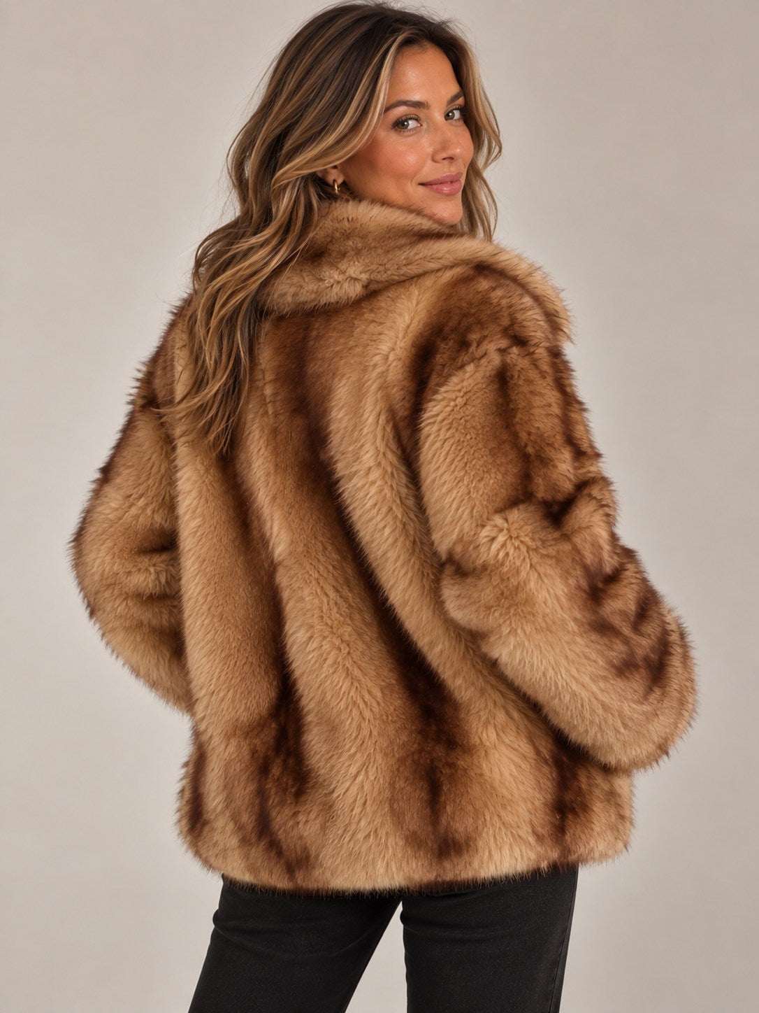 Manteau long en fausse fourrure douce pour femmes — Élégant et Confortable