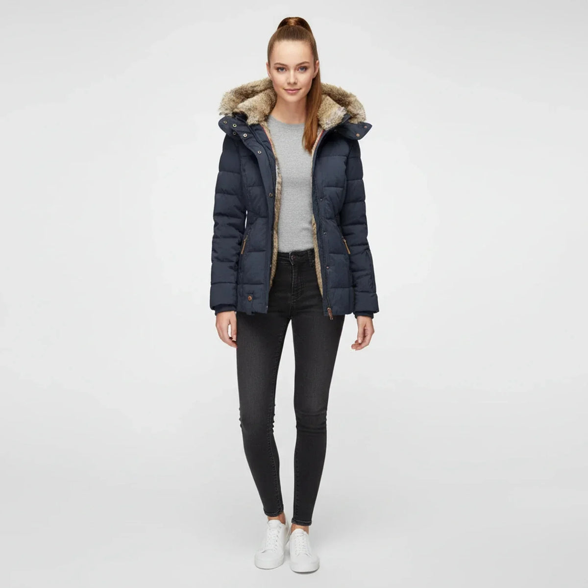 Veste matelassée à capuche pour femmes avec bordure en fausse fourrure