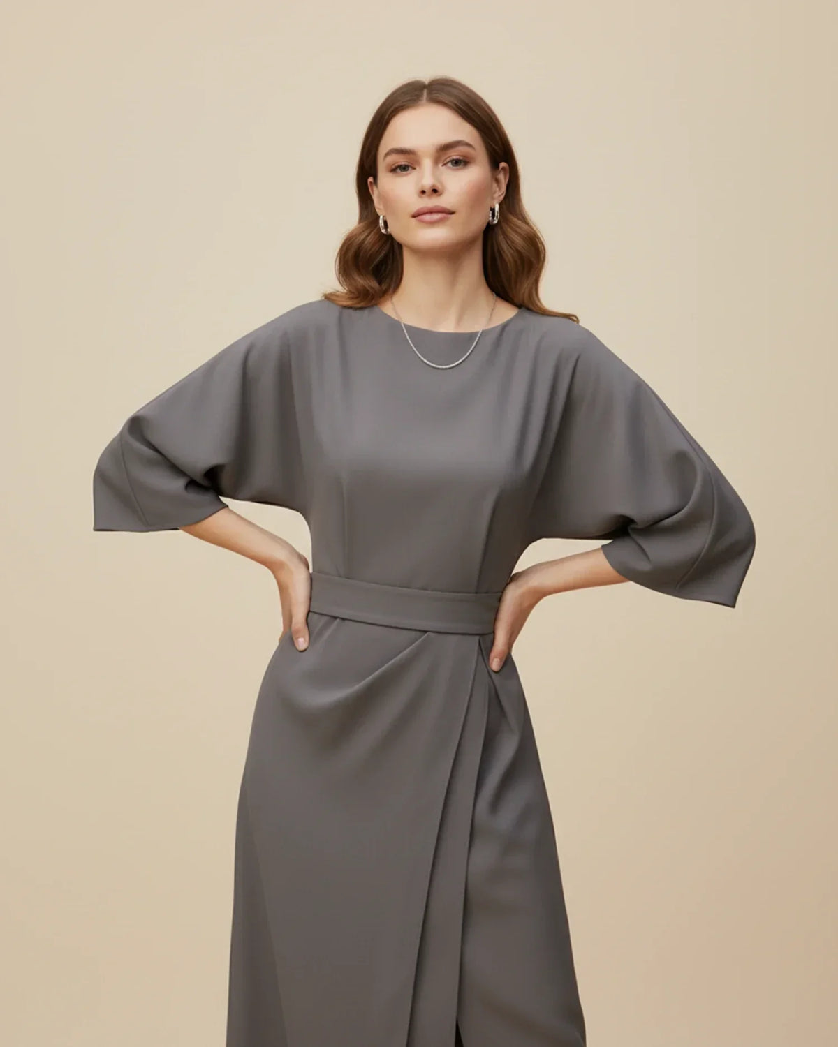 Robe Midi Chic avec Manches Bouffantes et Design Croisé
