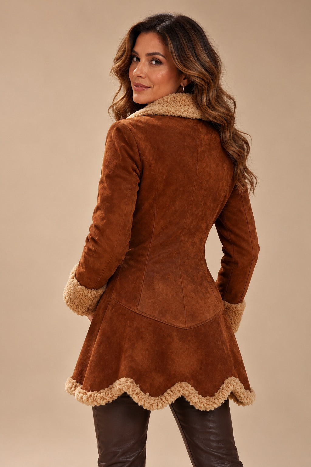 Manteau d'Hiver pour Femmes avec Fausse Fourrure et Ourlet Asymétrique